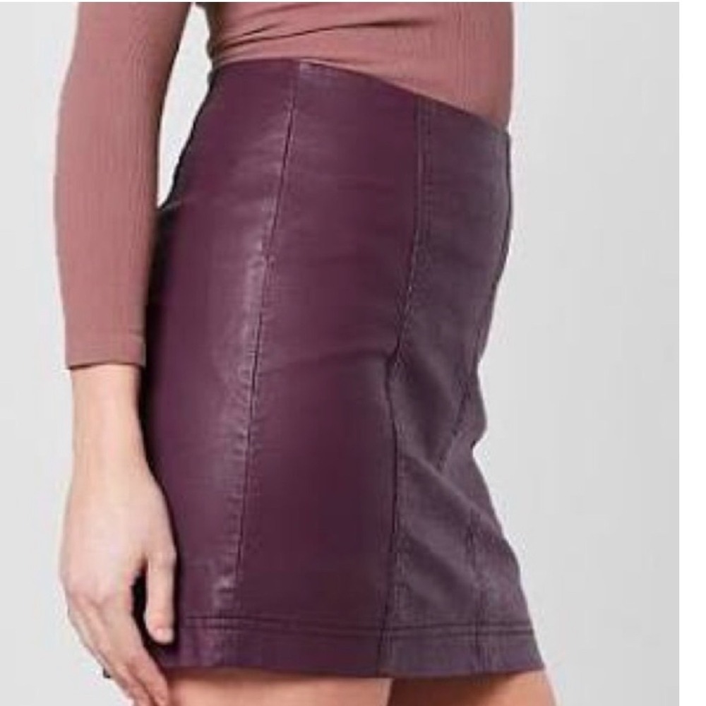 Free People‎ Modern Femme Vegan Leather Mini Skirt Purple Plum Size 4 - Picture 3 of 9